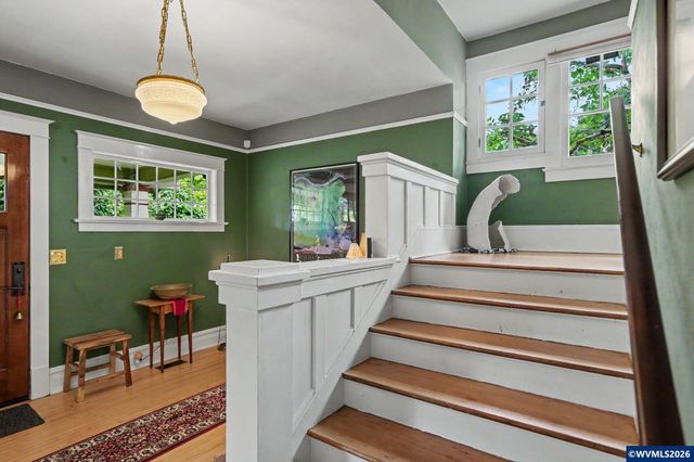 1496 Court St NE, Salem, OR 97301