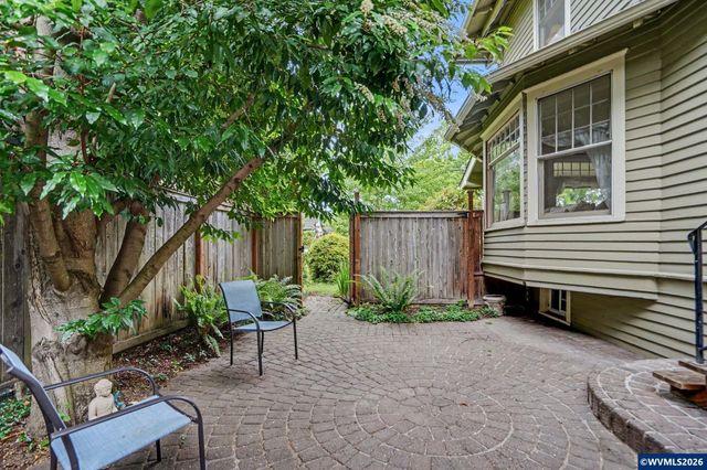 1496 Court St NE, Salem, OR 97301