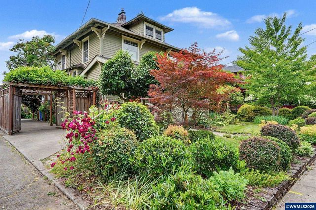 1496 Court St NE, Salem, OR 97301
