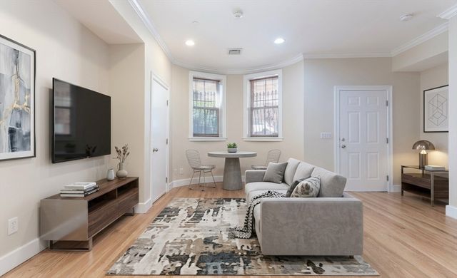 82-84 E Brookline St 1, Boston, MA 02118