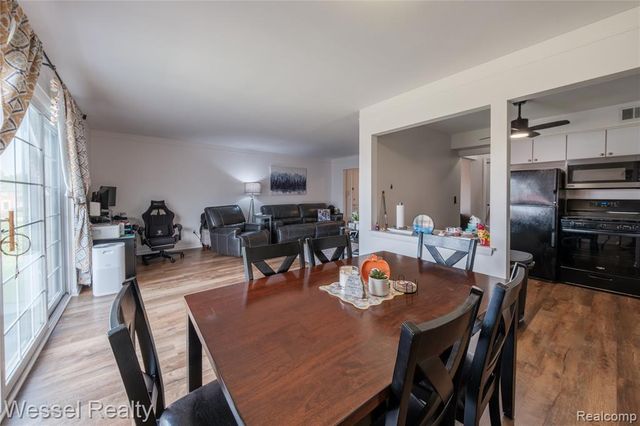 508 Fox Hills Drive A7, Bloomfield Hills, MI 48304