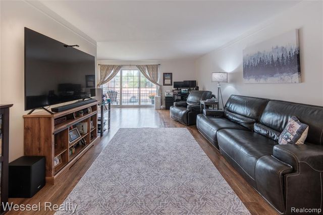 508 Fox Hills Drive A7, Bloomfield Hills, MI 48304