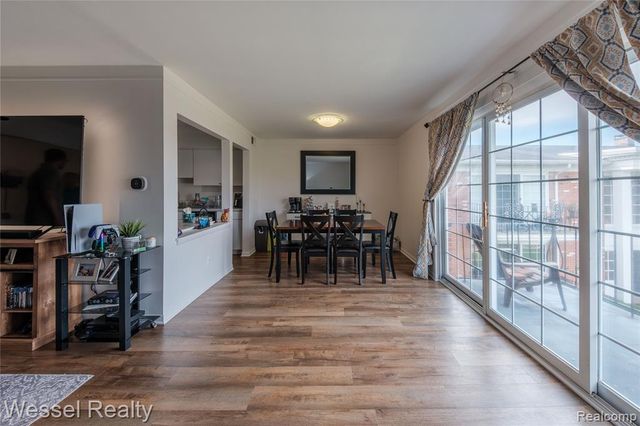 508 Fox Hills Drive A7, Bloomfield Hills, MI 48304
