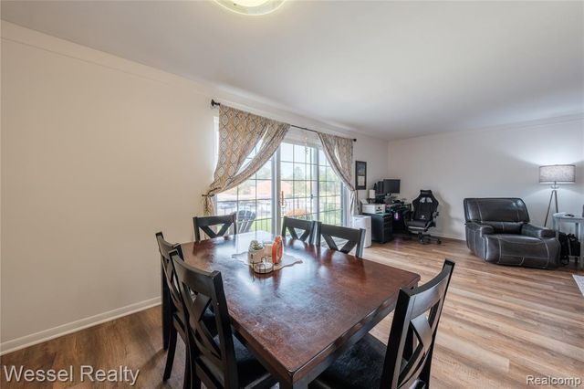 508 Fox Hills Drive A7, Bloomfield Hills, MI 48304