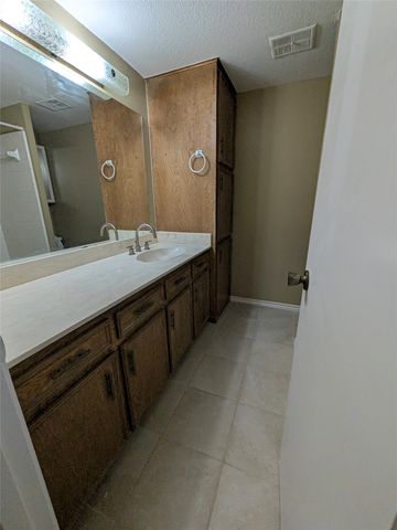 320 N Charles Street, Lewisville, TX 75057