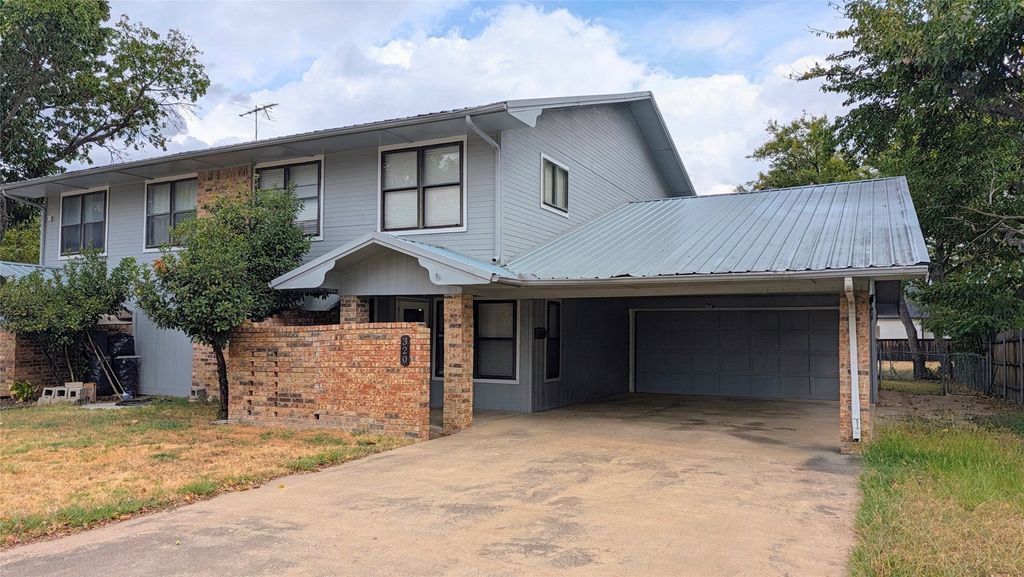 320 N Charles Street, Lewisville, TX 75057