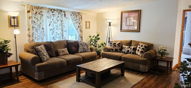 27305 Nelson Avenue, Elkhart, IN 46517