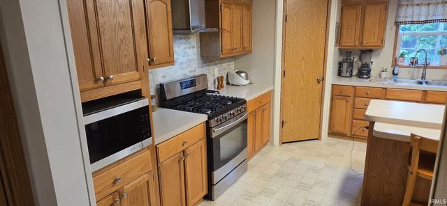 27305 Nelson Avenue, Elkhart, IN 46517