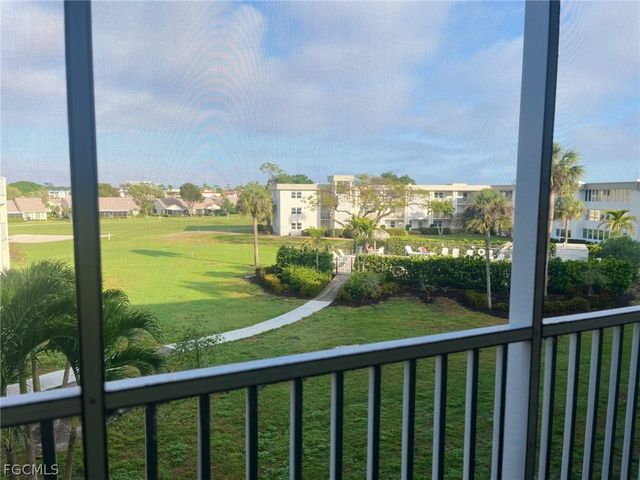 6220 Augusta DR 301, Fort Myers, FL 33907