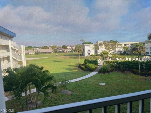 6220 Augusta DR 301, Fort Myers, FL 33907