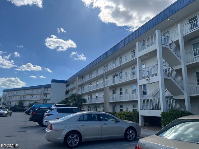 6220 Augusta DR 301, Fort Myers, FL 33907