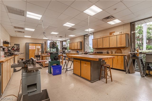 6220 Augusta DR 301, Fort Myers, FL 33907