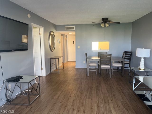 6220 Augusta DR 301, Fort Myers, FL 33907