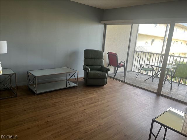 6220 Augusta DR 301, Fort Myers, FL 33907