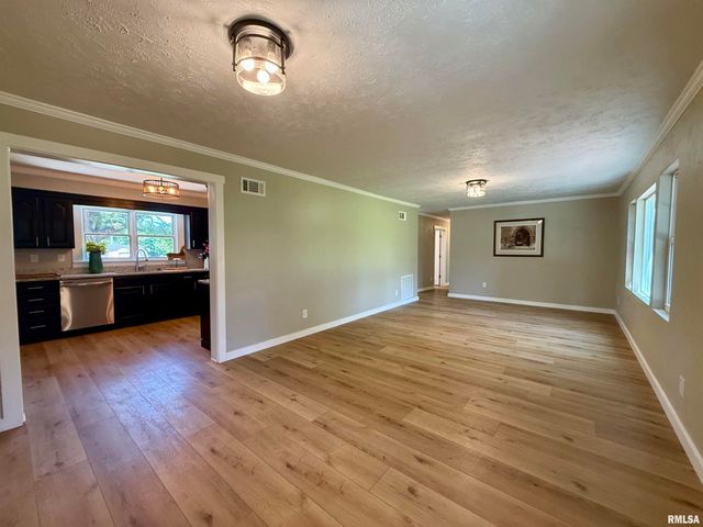 507 W GRAND Road, Carterville, IL 62918