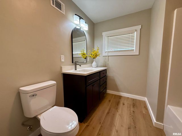 507 W GRAND Road, Carterville, IL 62918