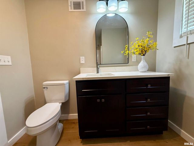 507 W GRAND Road, Carterville, IL 62918