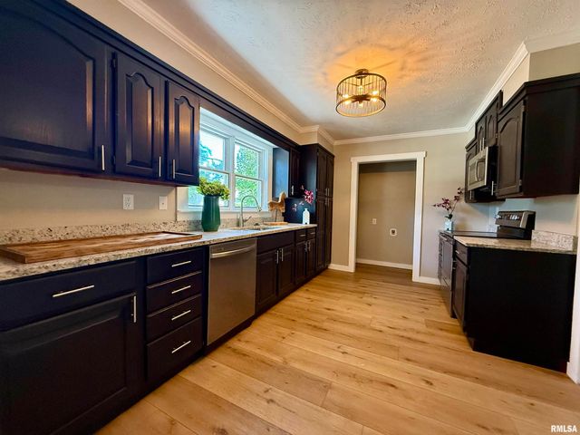 507 W GRAND Road, Carterville, IL 62918