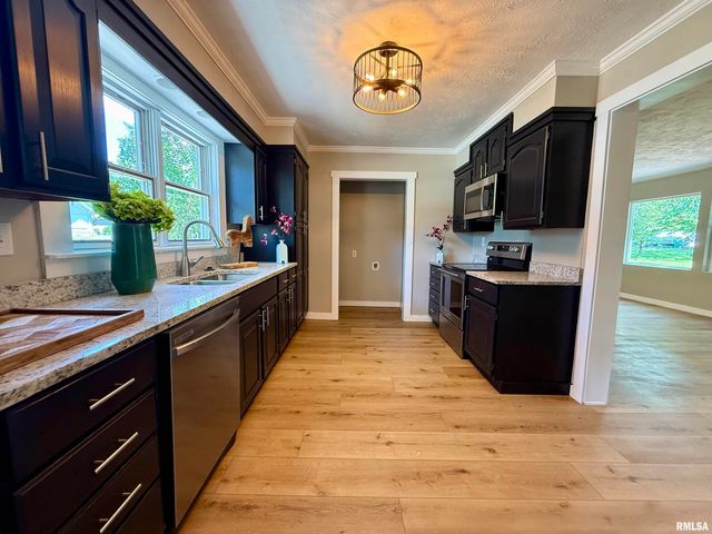 507 W GRAND Road, Carterville, IL 62918