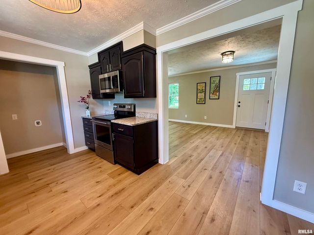 507 W GRAND Road, Carterville, IL 62918