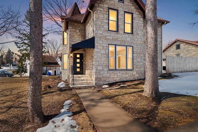 205 W 5TH STREET, Kaukauna, WI 54130