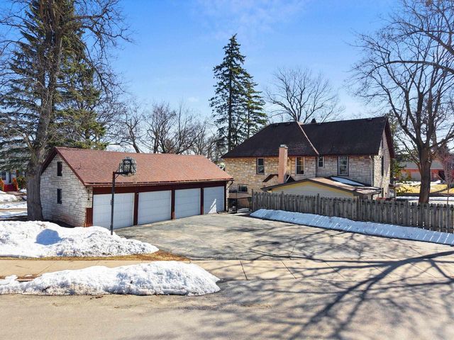 205 W 5TH STREET, Kaukauna, WI 54130