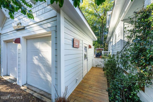 7 Red Bay Court, Southport, NC 28461