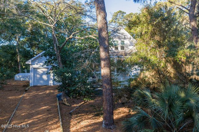 7 Red Bay Court, Southport, NC 28461