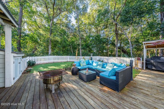 7 Red Bay Court, Southport, NC 28461