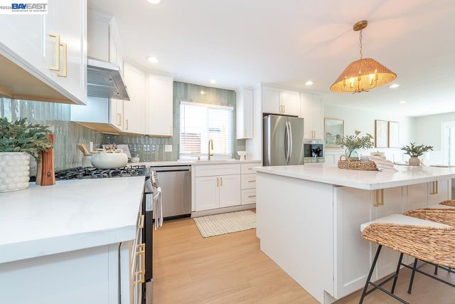 4339 Queensboro Way, Union City, CA 94587