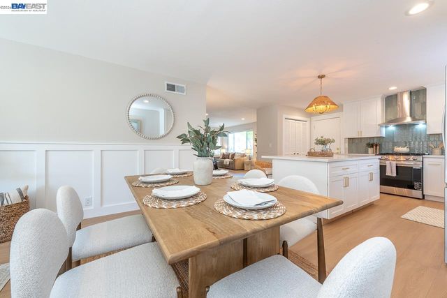 4339 Queensboro Way, Union City, CA 94587