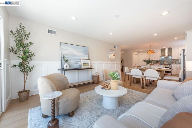 4339 Queensboro Way, Union City, CA 94587