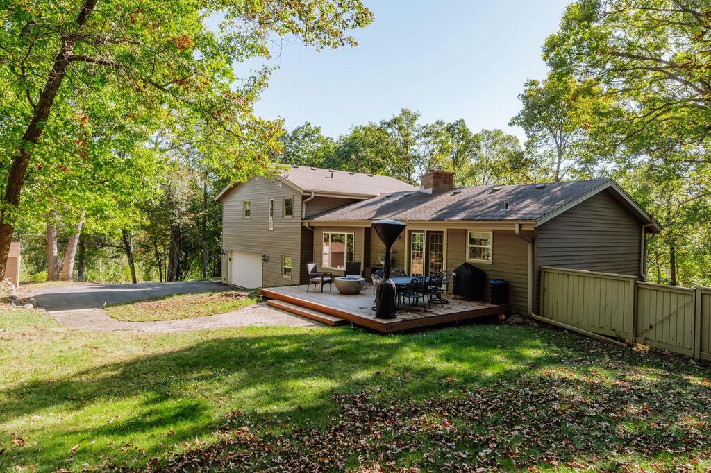 715 Lochtyn RIDGE, Wales, WI 53183