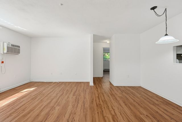 65 Milliken Ave 3, Franklin, MA 02038