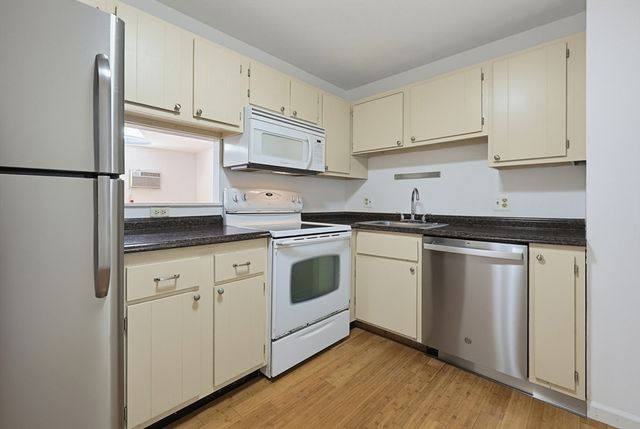 65 Milliken Ave 3, Franklin, MA 02038