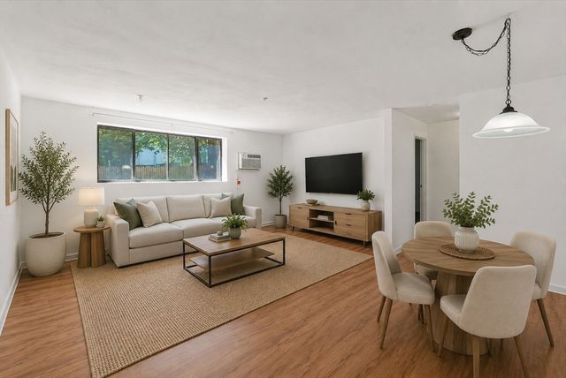 65 Milliken Ave 3, Franklin, MA 02038