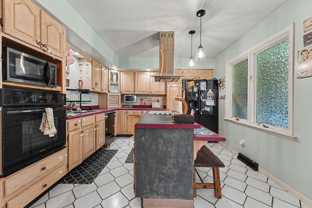 9328 Chestnut Lane, Munster, IN 46321