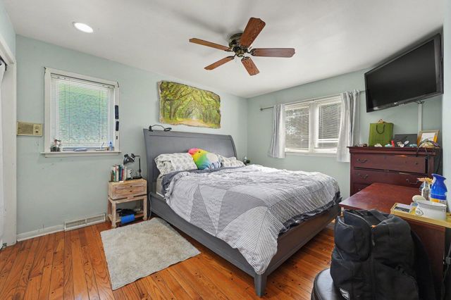 9328 Chestnut Lane, Munster, IN 46321