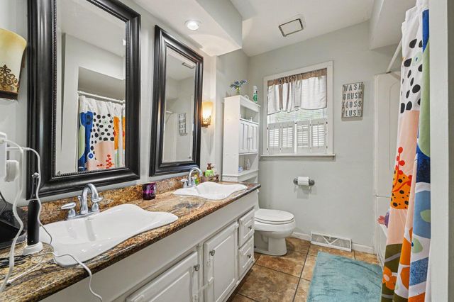 9328 Chestnut Lane, Munster, IN 46321