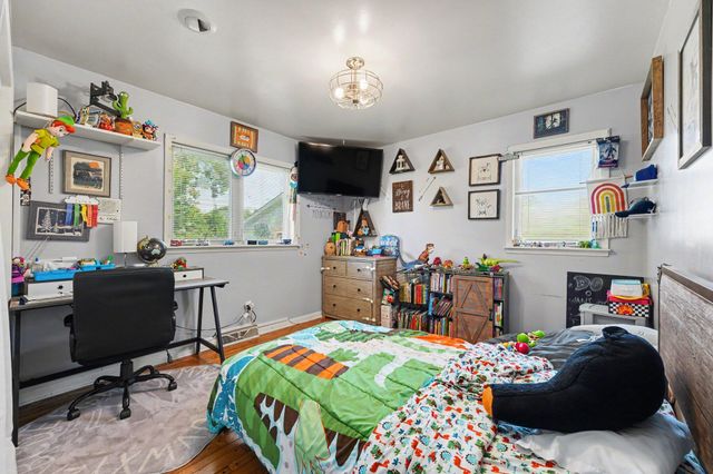 9328 Chestnut Lane, Munster, IN 46321