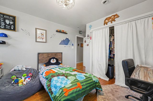 9328 Chestnut Lane, Munster, IN 46321