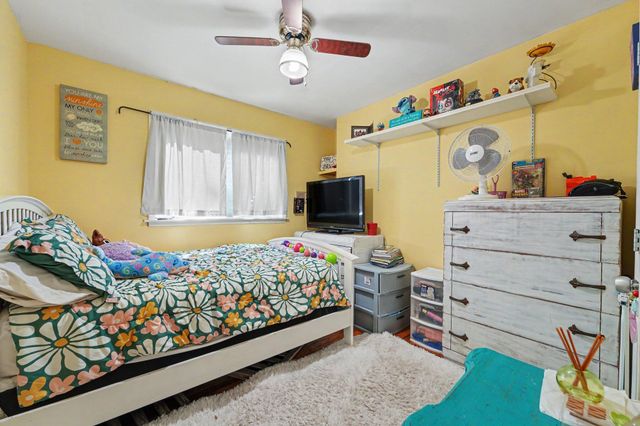 9328 Chestnut Lane, Munster, IN 46321