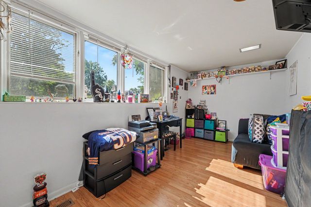9328 Chestnut Lane, Munster, IN 46321