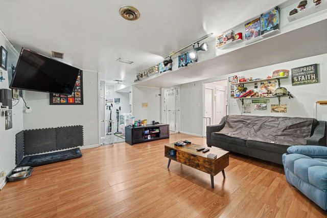 9328 Chestnut Lane, Munster, IN 46321