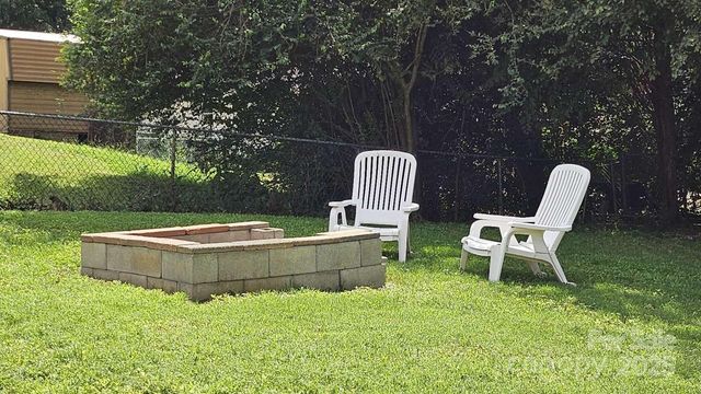 615 Braxfield Drive, Charlotte, NC 28217