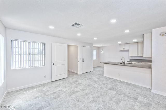 1870 Nebula Drive 274, Las Vegas, NV 89115