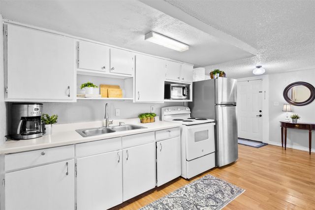 408 E Baylor Street, Weatherford, TX 76086