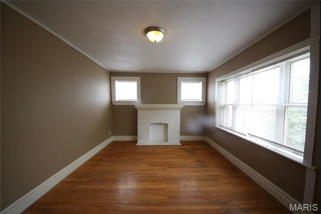 5912 Arsenal Street, St Louis, MO 63139