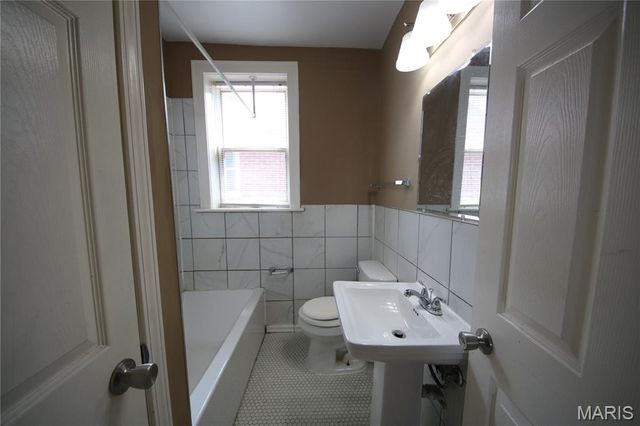 5912 Arsenal Street, St Louis, MO 63139