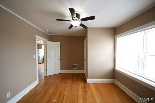 5912 Arsenal Street, St Louis, MO 63139